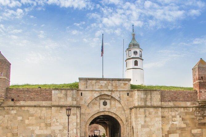 Belgrade Layover Private tour + E-Scooter Sighteeing - Price, timing, and what your money covers