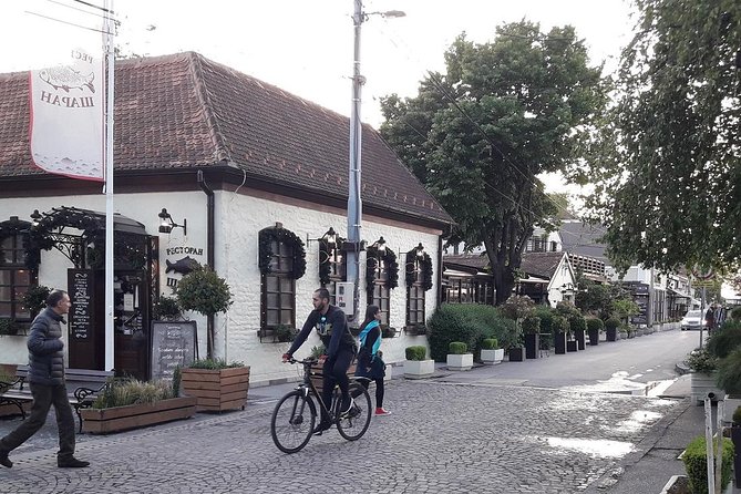 Belgrade sightseeing by car - Zemun Quay and Gardos hill