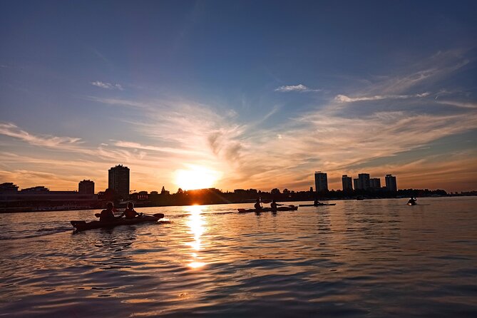 Belgrade sunset kayak tour - Private touring and group pace