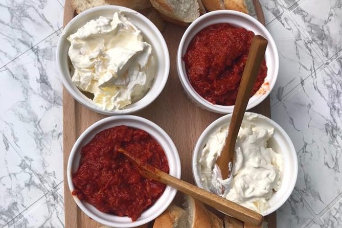 Food Tasting at Locals Favorite Farmers Market in Belgrade - What the 90-minute format does well
