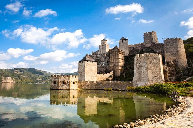 Iron Gate NP Tour with 1-hour speedboat ride + 2 viewpoints - Two viewpoints above the Danube