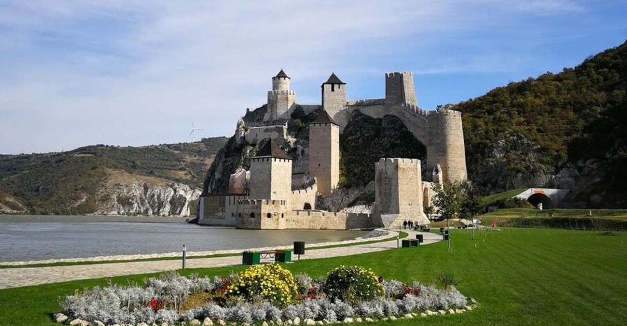 Iron Gate Tour: Golubac Fortress, Lepenski Vir+National Park - A break at Kapetan Mišin Breg