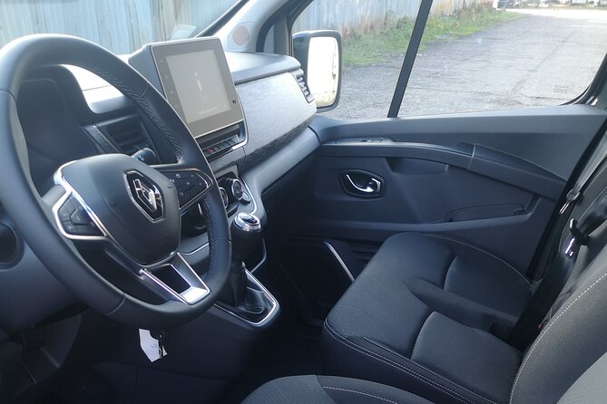 Private Limo Transfer from Beograd Airport to Belgrade downtown - Luggage help from curb to hotel